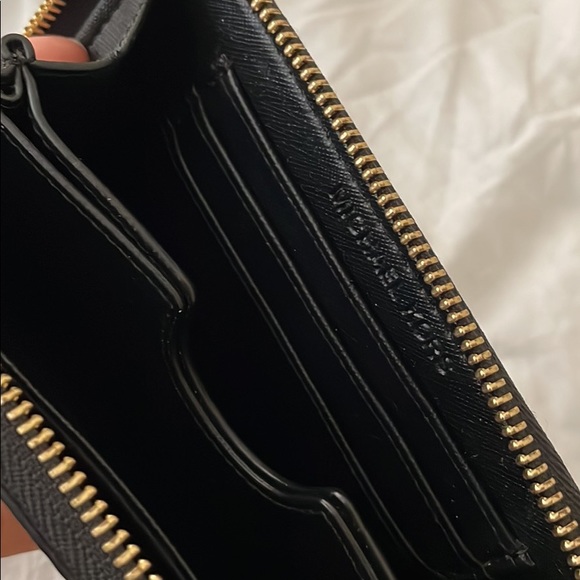 I only used it one time, pay with cash only - Picture 2 of 2